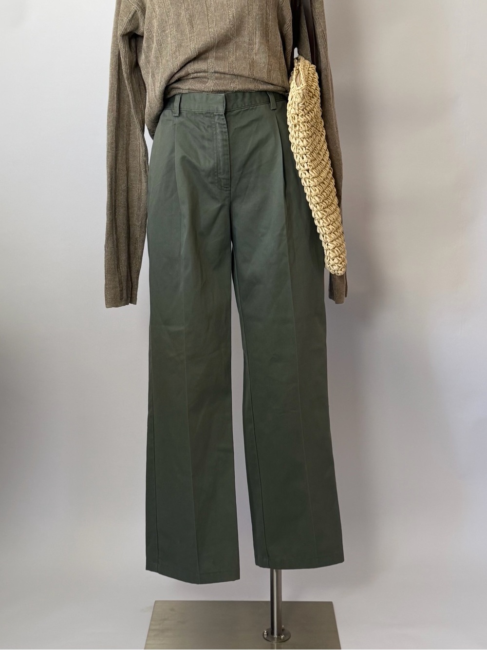 Vintage Geoffrey Beene Sport High-Waisted Pleated Wide Leg Trousers. - Picture 4 of 9
